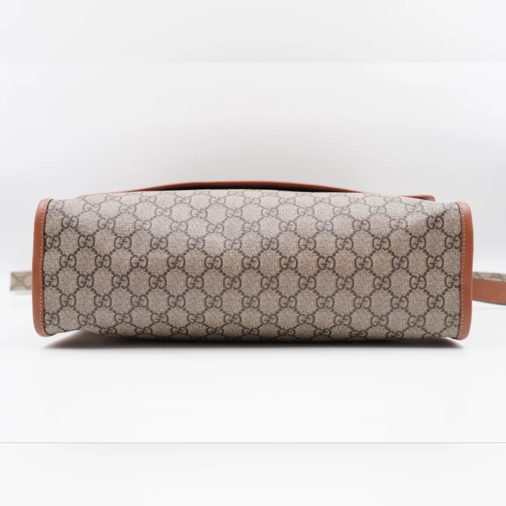CE45 💟 GUCCI GG Monogram Flap Messenger Bag